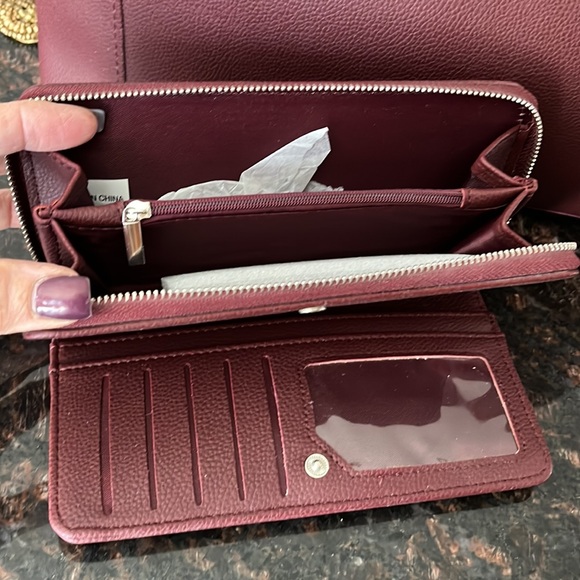 Women’s Wine/Burgundy Shoulder Bag With Matching Wristlet Wallet - Picture 10 of 14